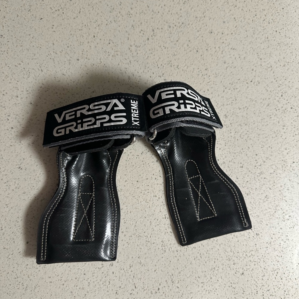 Versa grips wrist straps size small